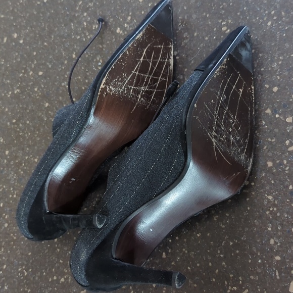 Stuart Weitzman pinstriped wool and suede heel - Picture 5 of 5